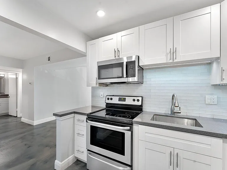 470 NW 20th St #3070 — Photo 2