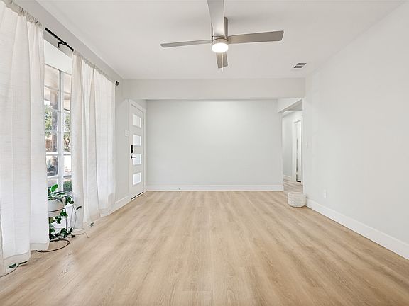 4th image of 948 Briarcove Pl