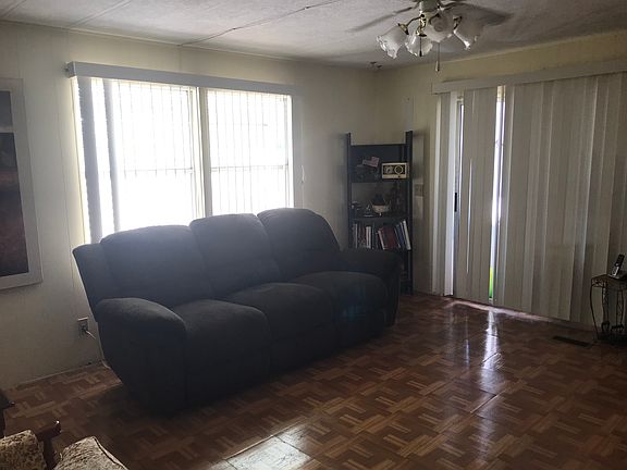 5th image of 325 Taho Cir