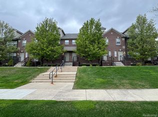 17065 E Forteen Mile Rd #6, Fraser, MI 48026