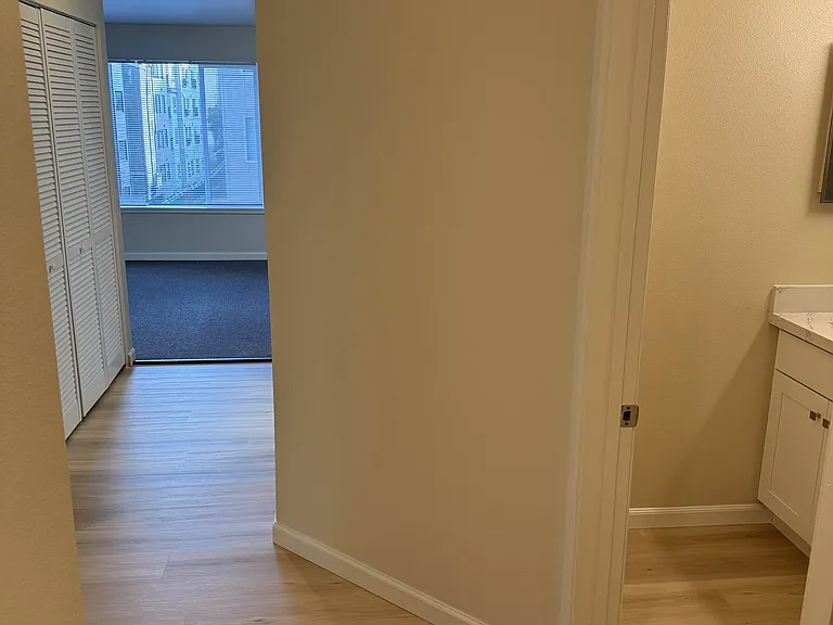 Lee Plaza — Photo 18