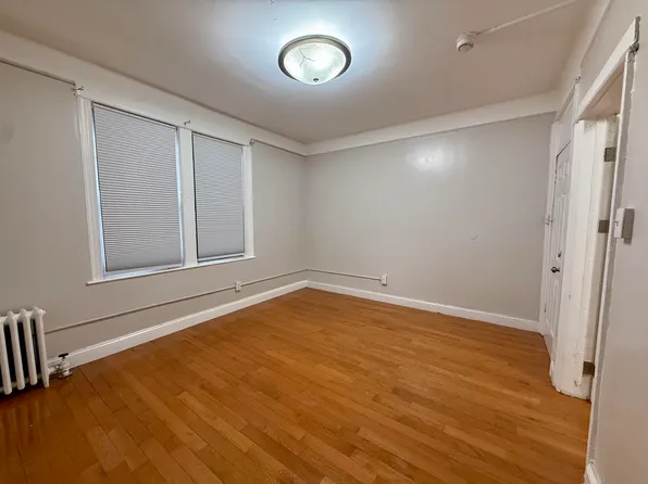 124 74th St APT 4, North Bergen, NJ 07047