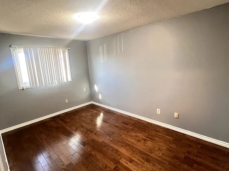 42 Toba Cres — Photo 16