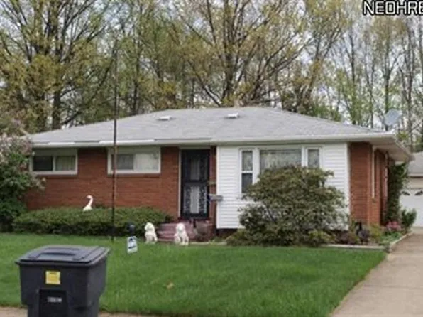 3138 Starlite Dr NW, Warren, OH 44485