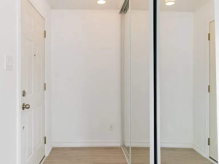 1355 Bayview Ave #CH3 — Photo 5