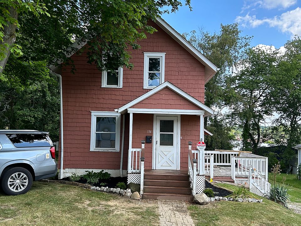 1st image of 134 W Bergey St
