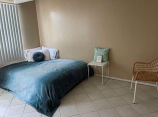 897 E Racquet Club Rd, Palm Springs, CA 92262