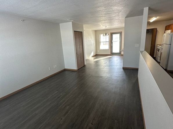 Douglas Oakridge, 501 Willow Dr, Douglas, WY 82633