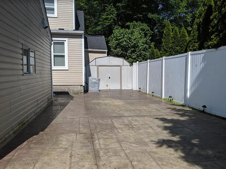 2010 Van Courtland Dr — Photo 1