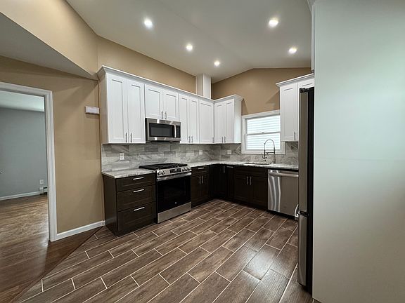 2nd image of 158 Penn Ave #2