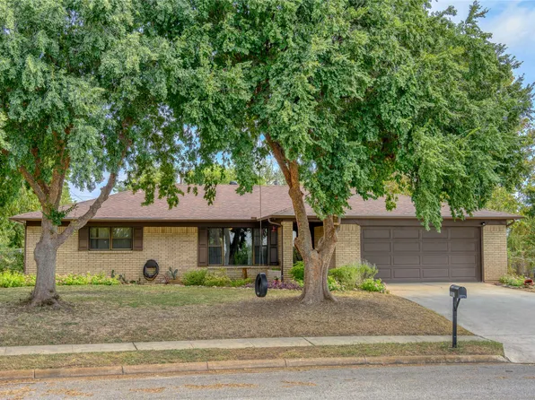 3205 Bordeaux St, Sherman, TX 75090