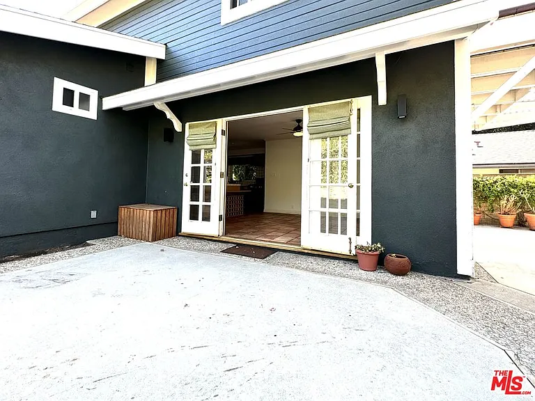 2401 Olive Ave — Photo 53
