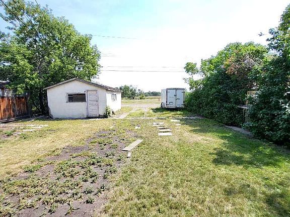 3rd image of 2522 17th St SE