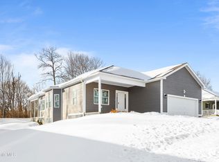 15 Cherry Hill Dr, Pittsfield, MA 01201