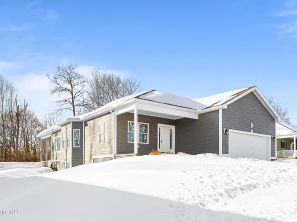 15 Cherry Hill Dr, Pittsfield, MA 01201