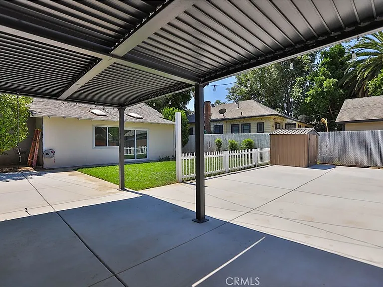 3031 Chestnut St — Photo 35