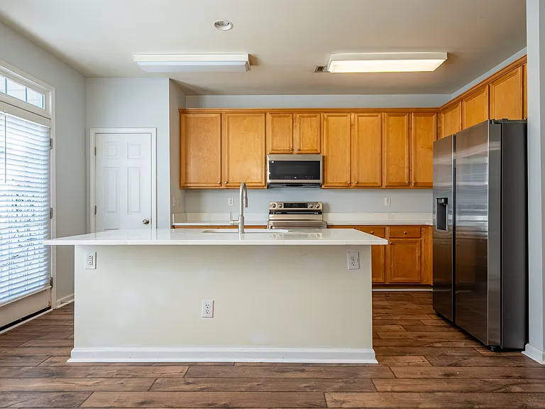 140 Galecrest Dr — Photo 8