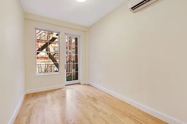 Rented by REAL New York | media 18