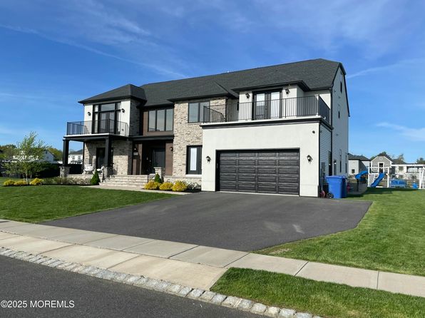 1675 Saint Regis Ct