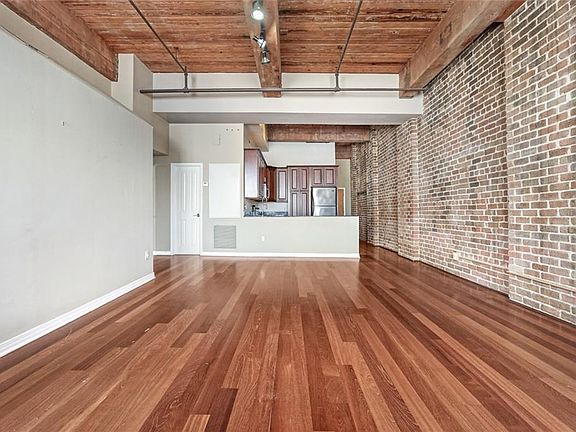 4th image of 1107 S Peters St APT 419