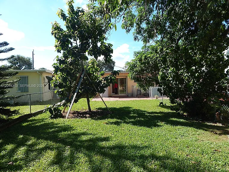 3671 SW 24th St #2 — Photo 7