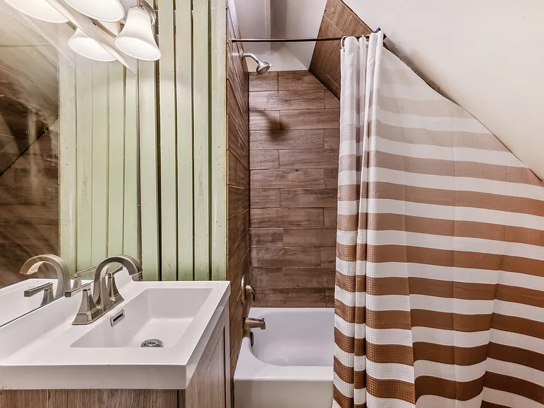 303 Angel Ave SW #1 — Photo 11