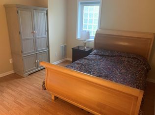 8613 Raglan Rd #A, Vienna, VA 22182