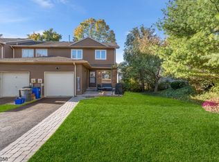 21 Sherwood Ct, Raritan Twp., NJ 08822