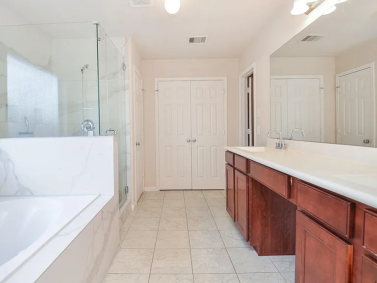 26715 Mandrake Falls Ct — Photo 17