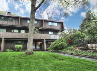 187 Knapps Hwy #187, Fairfield, CT 06825