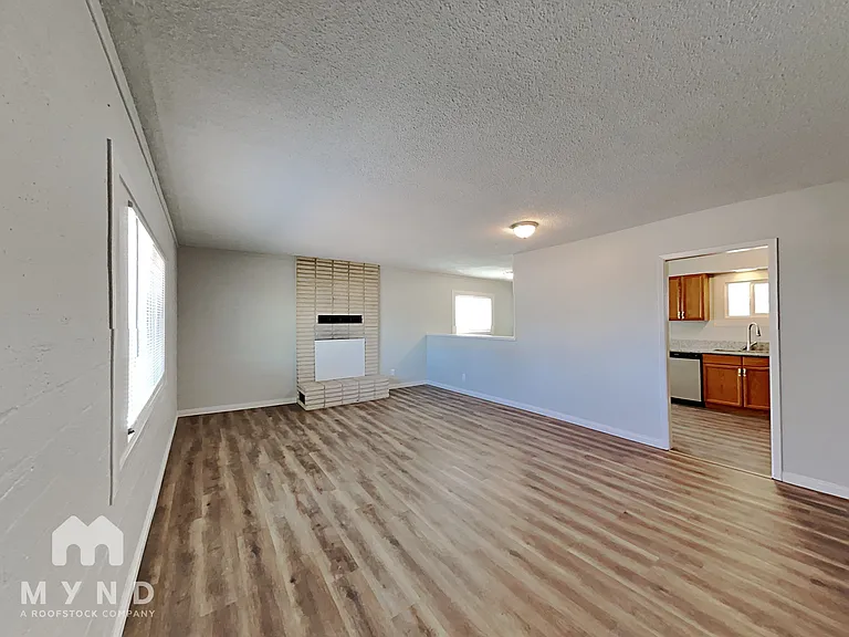 5025 Carmen Blvd — Photo 6