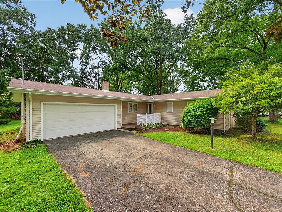 1st image of 21 Evergreen Dr