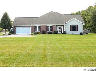 82 Ashbrook Cir, Webster, NY 14580