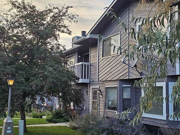 1st image of 302 Southridge Pl