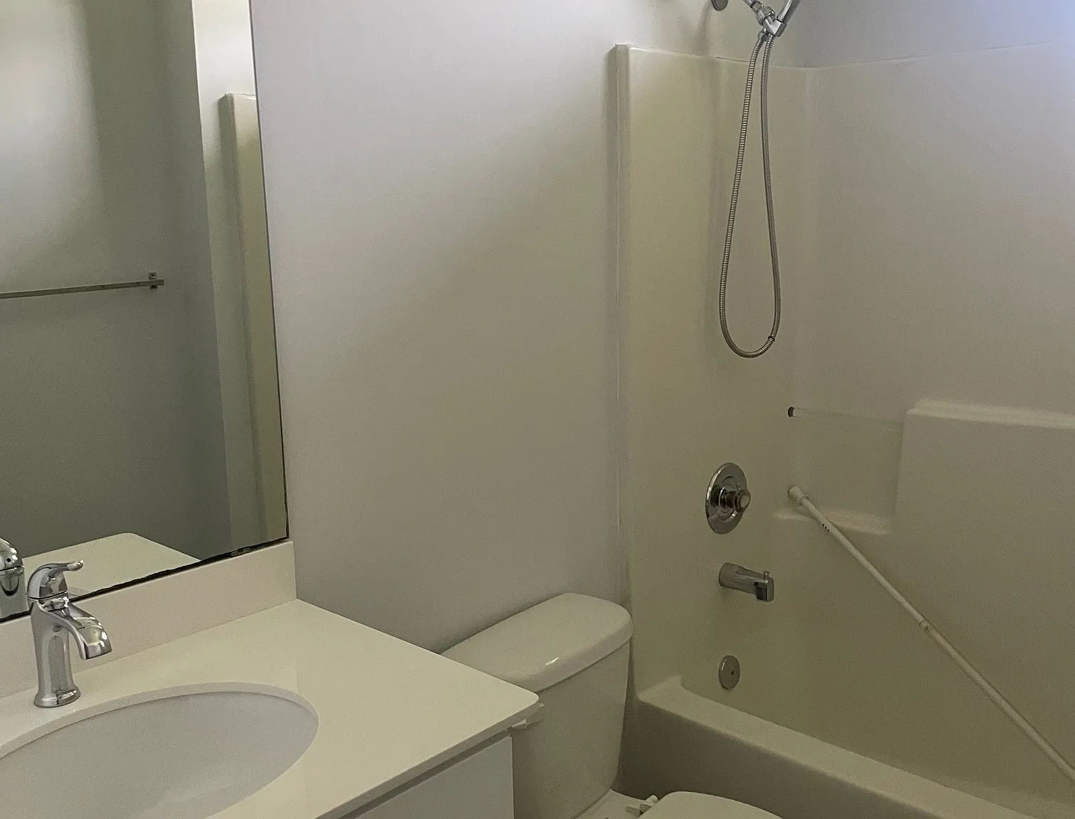 4 bed, 1345 sqft, $2,400 — Photo 4