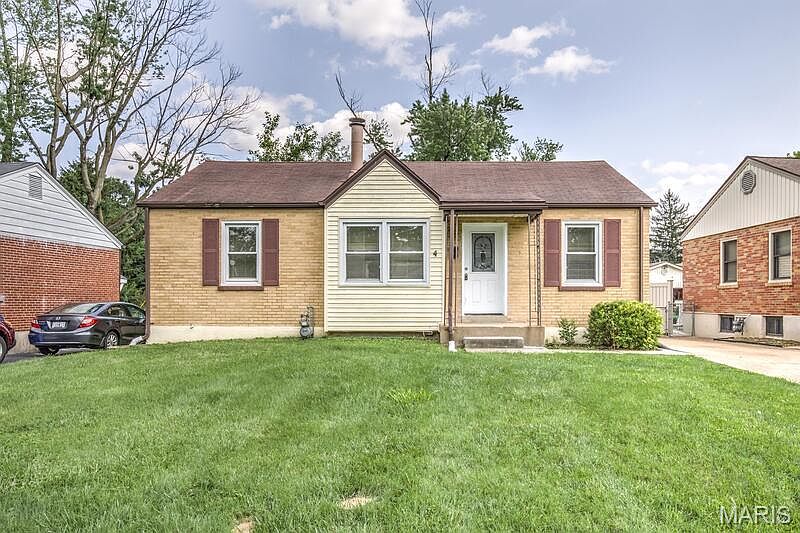 1st image of 4 Duchesne Dr