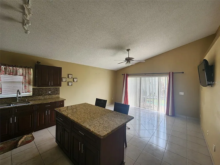 2483 Shelby Cir — Photo 10