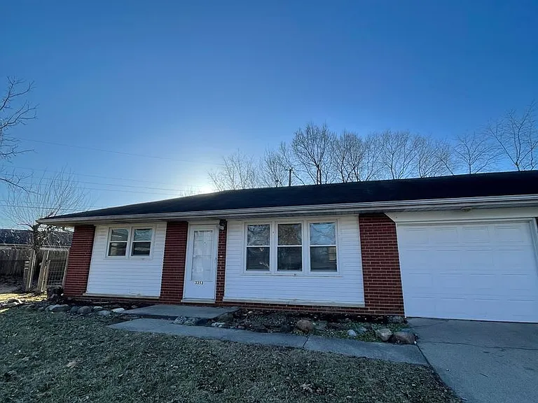 3351-3353 Woodmar Ct — Photo 16