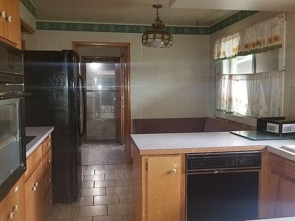 3rd image of 400 NW 79th St