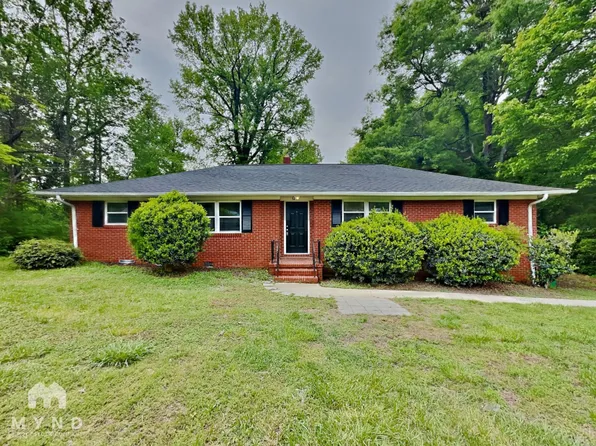 5201 Pinebrook Dr, Charlotte, NC 28208