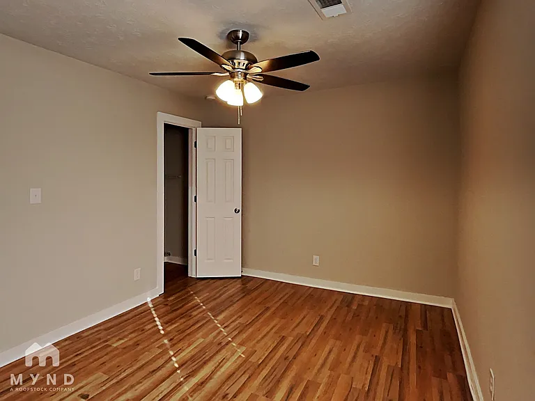 325 Morris Dr SE — Photo 4