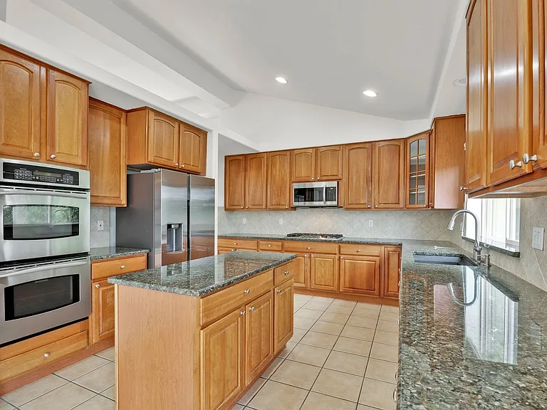 705 Witchhazel Ct — Photo 17