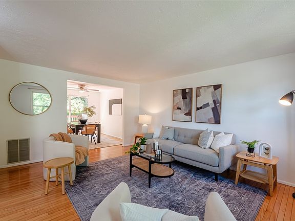 4th image of 3210 Sherwood Dr