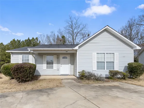 1946 Rock Ledge Ct, Auburn, AL 36832