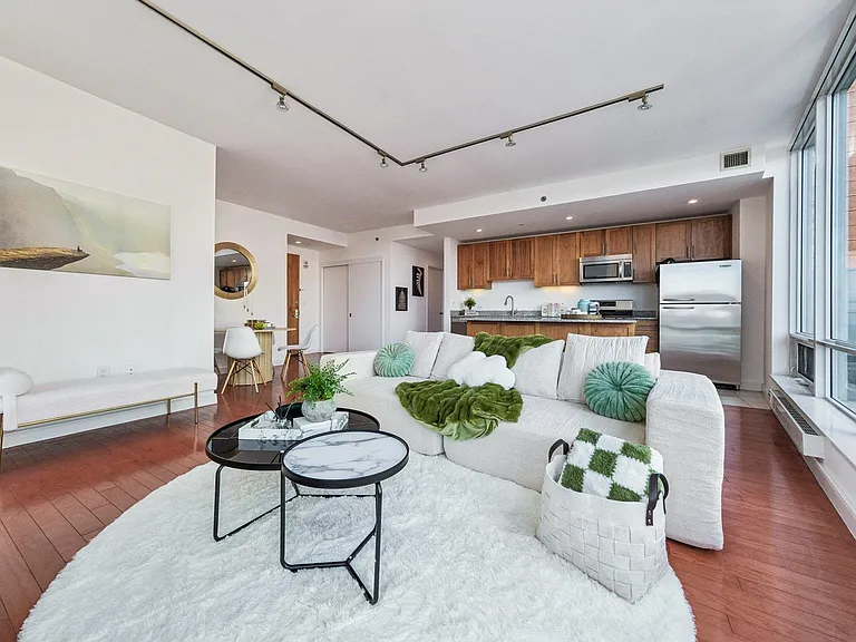 20 Newport Pkwy #908R-JC — Photo 3