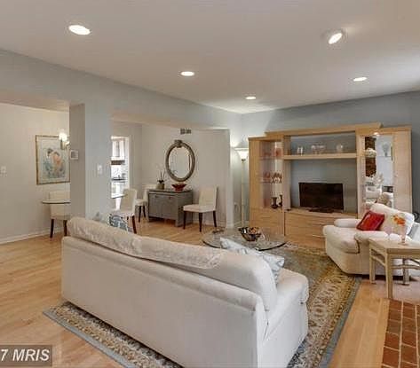 3rd image of 2528 S Arlington Mill Dr APT C