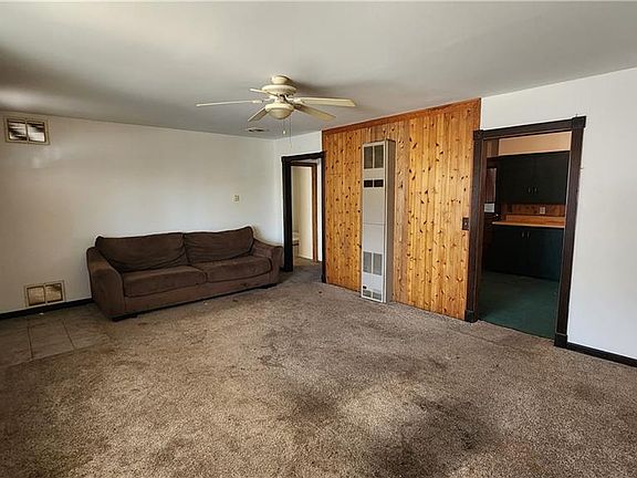 5th image of 409 E Park St