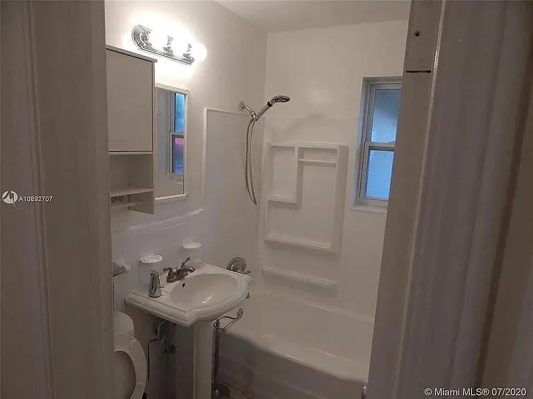 1111 N 25th Ave — Photo 17