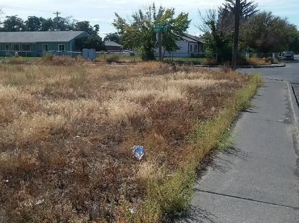 1024 Arlington Dr, Moses Lake, WA 98837