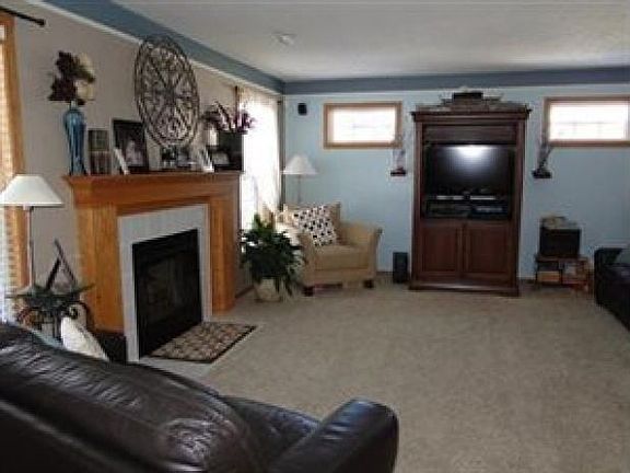 5th image of 909 Continental Dr